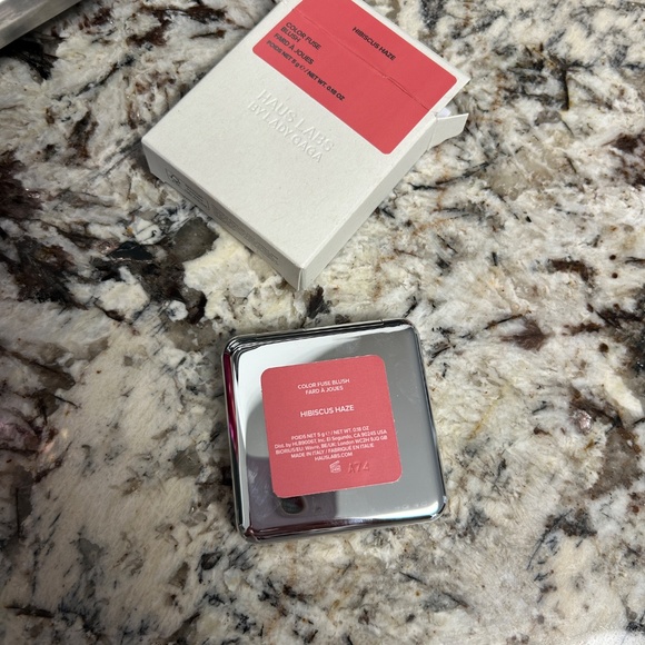 NEW HAUS LABY by LADY GAGA CHEEK COLOR FUSE BLUSH POWDER in Hibiscus Haze - Picture 7 of 7